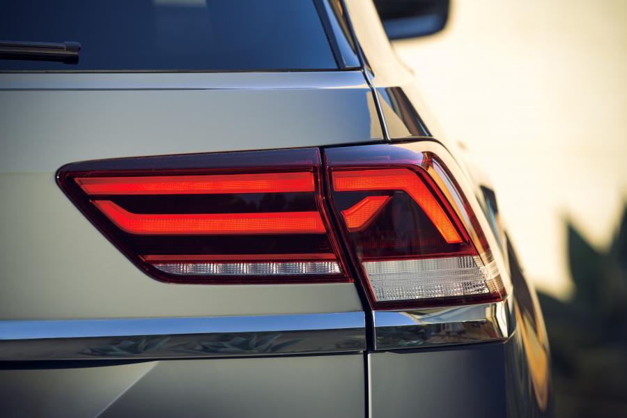Детали экстерьера Volkswagen Atlas Cross Sport SEL R-Line 2020 года  (фото 23 из 43)